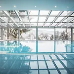New Wave Hotel