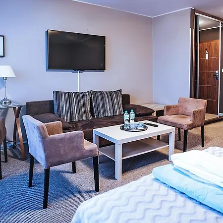 New Wave Hotel